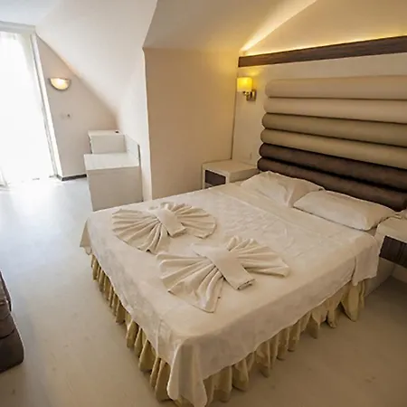 Hotel Alinda 3*