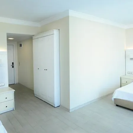 Hotel Alinda 3*